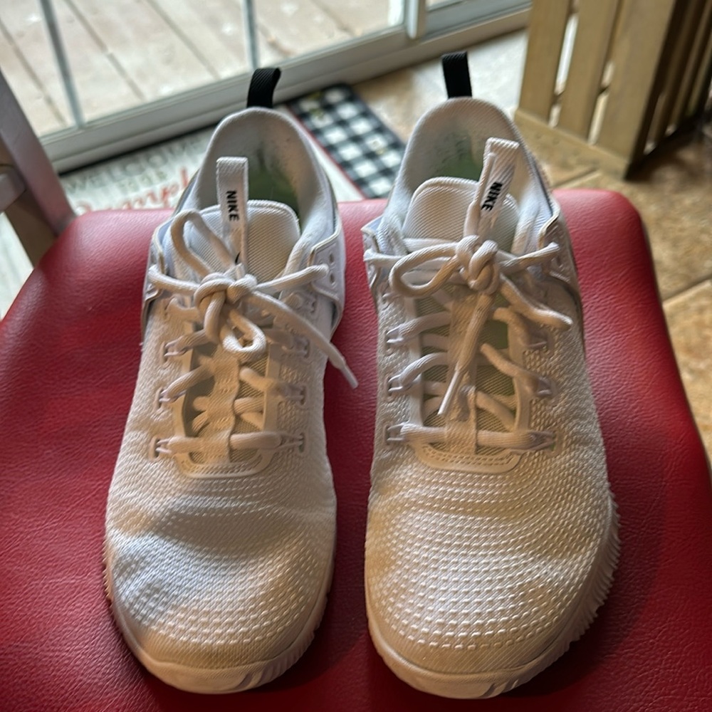 Nike Volleyball Sneakers Women’s Size 9